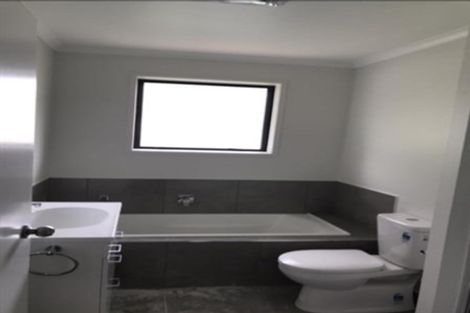 Photo of property in 129 Tidal Road, Mangere, Auckland, 2022