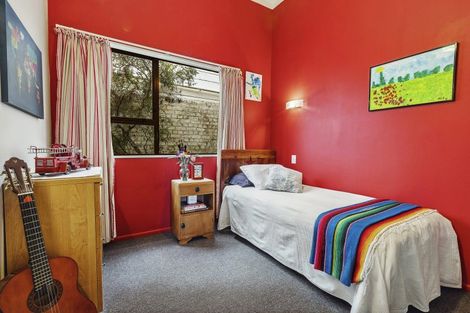 Photo of property in 13 Tanera Crescent, Brooklyn, Wellington, 6021