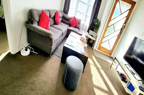 Photo of property in 18 Collins Avenue, Tawa, Wellington, 5028