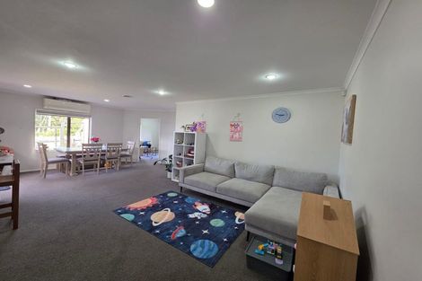 Photo of property in 4b Westglen Place, Ranui, Auckland, 0612