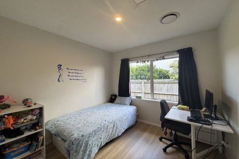 Photo of property in 18 Marie Costello Way, Beach Haven, Auckland, 0626