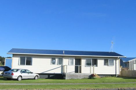 Photo of property in 14 Scott Avenue, Otaki Beach, Otaki, 5512