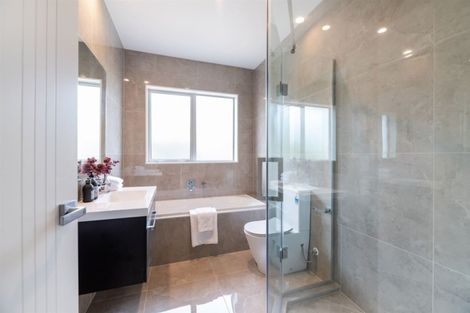 Photo of property in 17 Boocock Crescent, Orewa, 0931