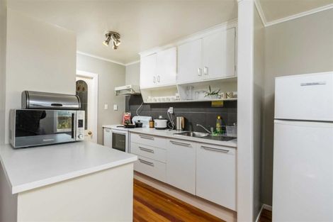 Photo of property in 50 Hobsonville Road, West Harbour, Auckland, 0618