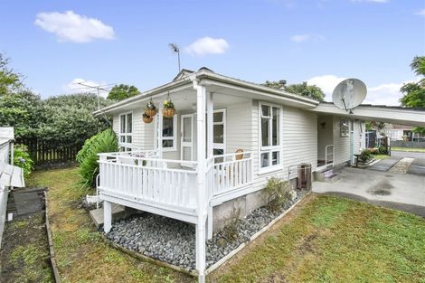 Photo of property in 2 Dulcie Place, Red Hill, Papakura, 2110