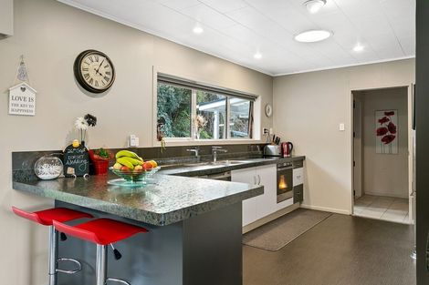 Photo of property in 2/13 Scenic Heights, Acacia Bay, Taupo, 3330