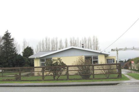 Photo of property in 121 Seaward Road, Edendale, 9825