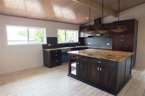 Photo of property in 6 William Hadlow Place, Hatfields Beach, Orewa, 0931