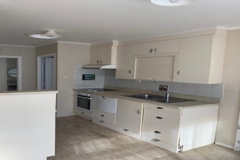 Photo of property in 18 Ramillies Place, Glenfield, Auckland, 0629