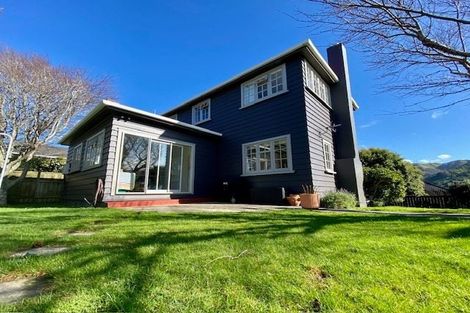 Photo of property in 15 Trelissick Crescent, Ngaio, Wellington, 6035