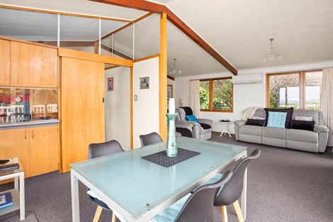 Photo of property in 2 Karaka Road, Bluff Hill, Napier, 4110