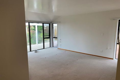 Photo of property in 10 Dorrington Place, Eastern Beach, Auckland, 2012