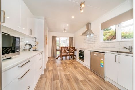 Photo of property in 15 Holdsworth Avenue, Trentham, Upper Hutt, 5018