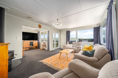 Photo of property in 11 Pauline Way, Paparangi, Wellington, 6037