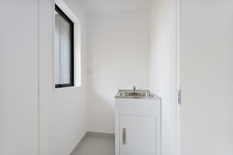 Photo of property in 31 Tiroroa Avenue, Te Atatu South, Auckland, 0610