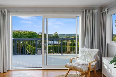 Photo of property in 27 Kotare Street, Waikanae, 5036