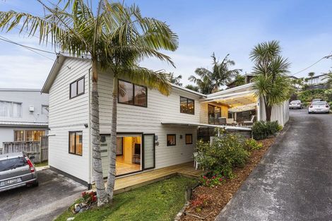 Photo of property in 1/690 Beach Road, Browns Bay, Auckland, 0630
