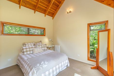 Photo of property in 34 Makahika Road, Levin, 5571