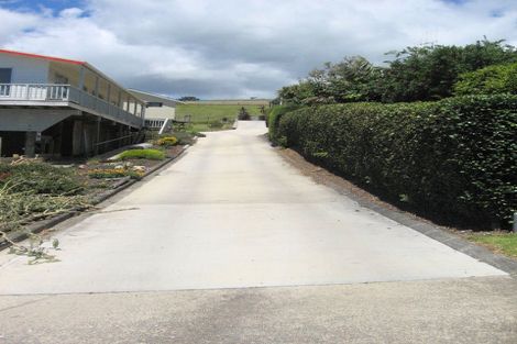 Photo of property in 52 Stratford Drive, Cable Bay, 0420