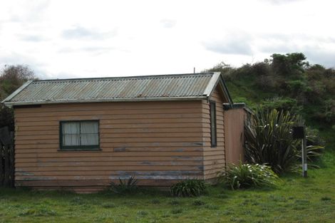 Photo of property in 7 James Street, Waikawa Beach, Manakau, 5573