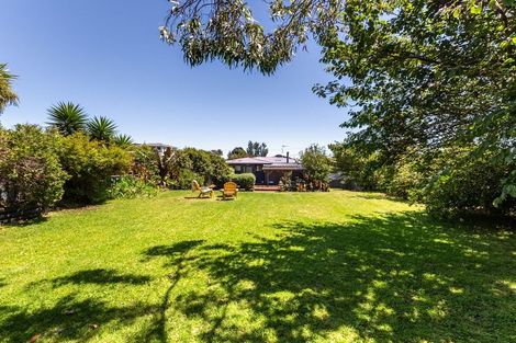 Photo of property in 21 Dale Road, Raumati South, Paraparaumu, 5032