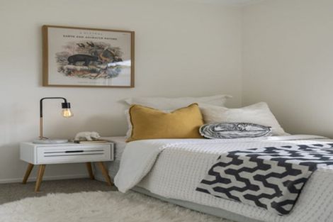 Photo of property in 6 Mannering Place, Hillcrest, Auckland, 0627