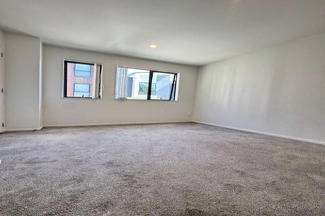 Photo of property in 83 Morihana Close, Glen Eden, 0602