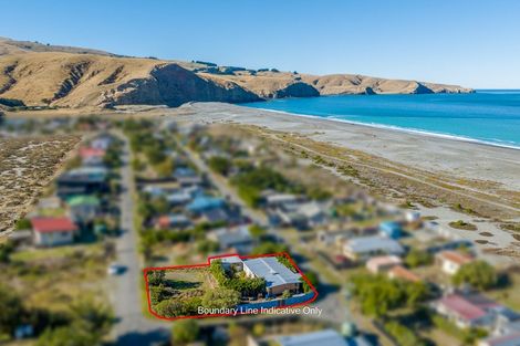 Photo of property in 37 Hillview Road, Birdlings Flat, Little River, 7591