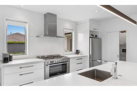 Photo of property in 19 Walnut Way, Rangiora, 7400