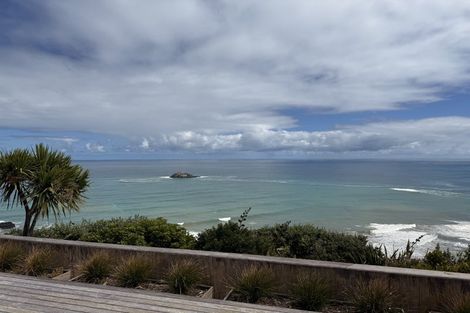 Photo of property in 1 Ngatira Road, Muriwai, Waimauku, 0881