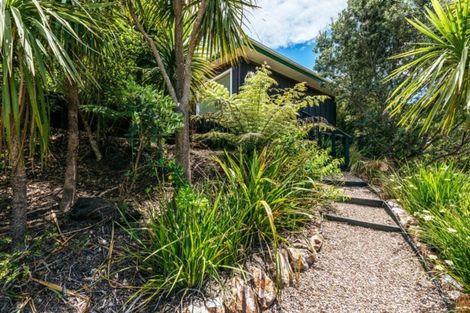 Photo of property in 14 Wellington Road, Surfdale, Waiheke Island, 1081