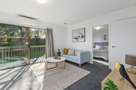 Photo of property in 4/448 Glenfield Road, Glenfield, Auckland, 0629