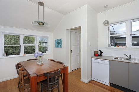 Photo of property in 31 Ihle Street, Terrace End, Palmerston North, 4410