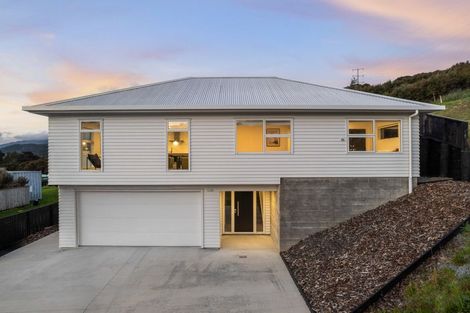 Photo of property in 11 Botany Lane, Whitby, Porirua, 5024