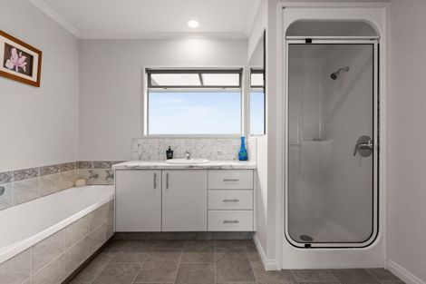 Photo of property in 16 Jacaranda Place, Greenmeadows, Napier, 4112