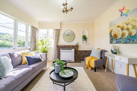 Photo of property in 127 Stokes Valley Road, Stokes Valley, Lower Hutt, 5019