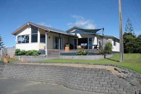 Photo of property in 1a Ayr Street, Waihi Beach, 3611