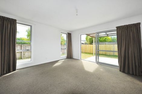 Photo of property in 2/73 Royal Park Drive, Parklands, Christchurch, 8083