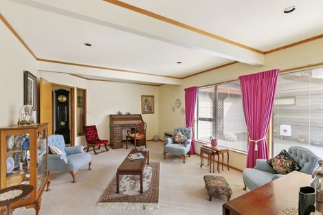 Photo of property in 8 Scorian Close, Karori, Wellington, 6012