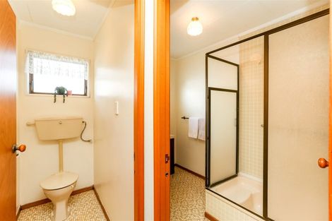 Photo of property in 2/481 Saint Aubyn, Moturoa, New Plymouth, 4310