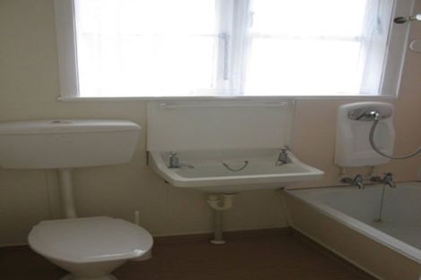 Photo of property in 35 Atiawa Crescent, Waiwhetu, Lower Hutt, 5010