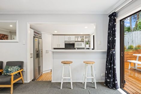 Photo of property in 504 Beach Road, Murrays Bay, Auckland, 0630