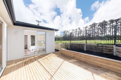 Photo of property in 13 Barrique Road, Kumeu, 0810