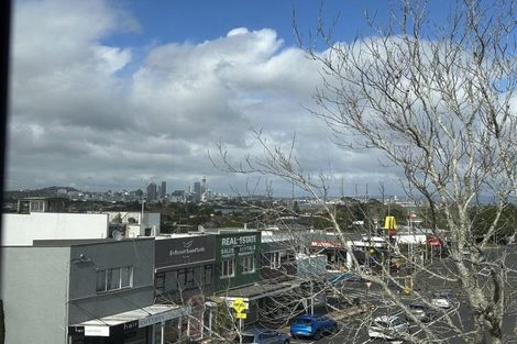 Photo of property in 1/14 Williamson Avenue, Belmont, Auckland, 0622