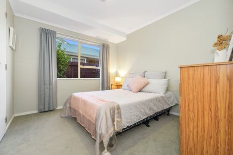 Photo of property in 16 Sunny Dale, Western Heights, Hamilton, 3200