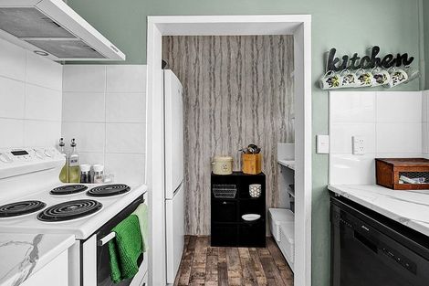 Photo of property in 10 Lincoln Street, Patea, 4520