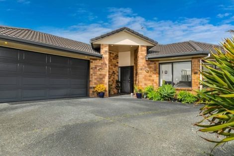 Photo of property in 93 Te Wharau Drive, Greenhithe, Auckland, 0632