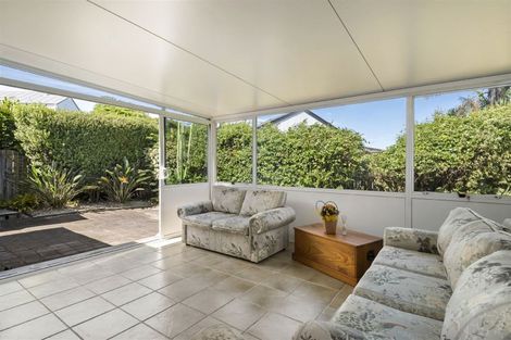 Photo of property in 3 Delisle Place, Windsor Park, Auckland, 0632