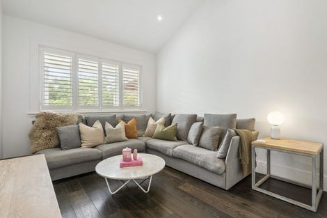 Photo of property in 10 Le Roy Terrace, Birkenhead, Auckland, 0626