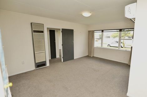 Photo of property in 6 Sutherland Crescent, Westbrook, Palmerston North, 4412